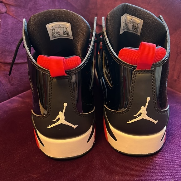 NWOT JORDAN FLIGHT CLUB 91 SIZE 11 BLACK, WHITE & UNIVERSITY RED LEATHER🏀 - Picture 6 of 11